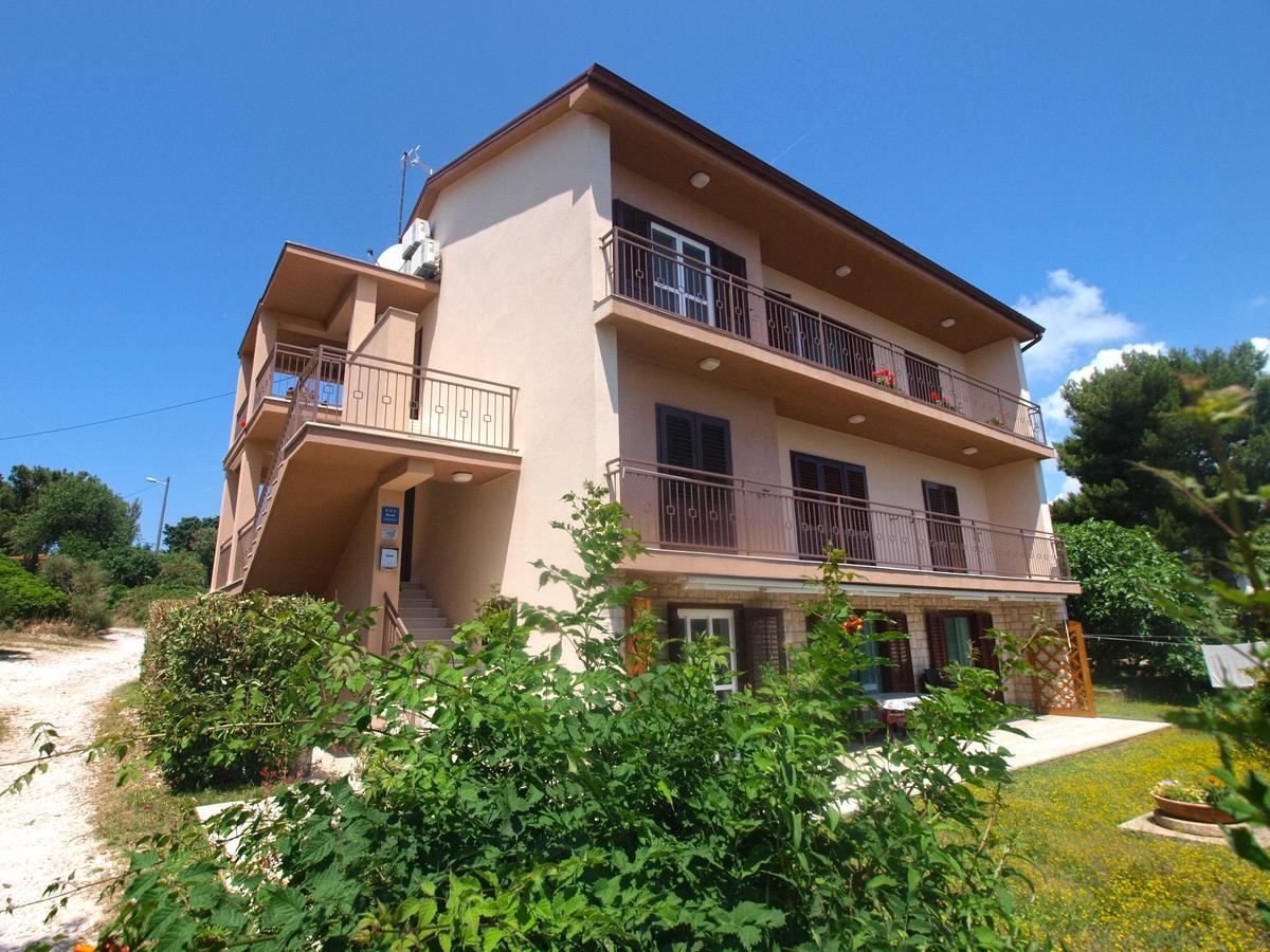 Apartments Lada 1217 Premantura Dış mekan fotoğraf